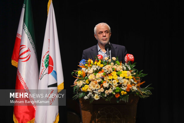 دومین همایش تجلیل از برگزیدگان «پویش ملی ایثار»