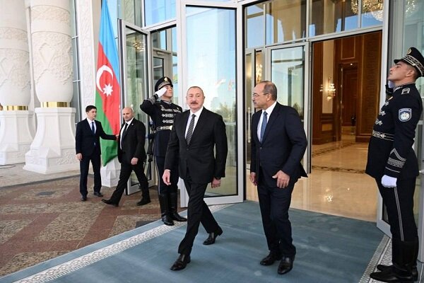 Azerbaycan Cumhurbaşkanı Aliyev Özbekistan'da