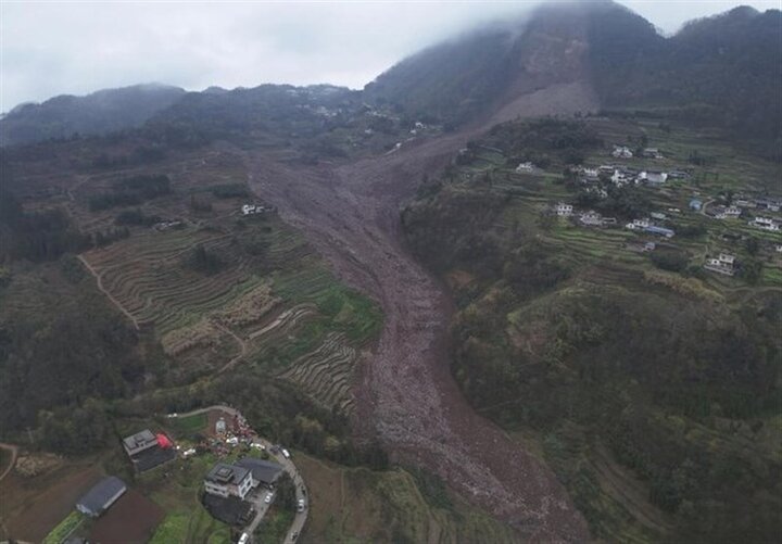 6 killed in Indonesia landslide in Central Java, 17 missing