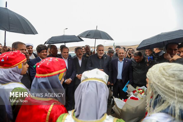 آئین کلنگ زنی طرح آبرسانی سد کلقان با حضور وزرای نیرو و جهاد کشاورزی