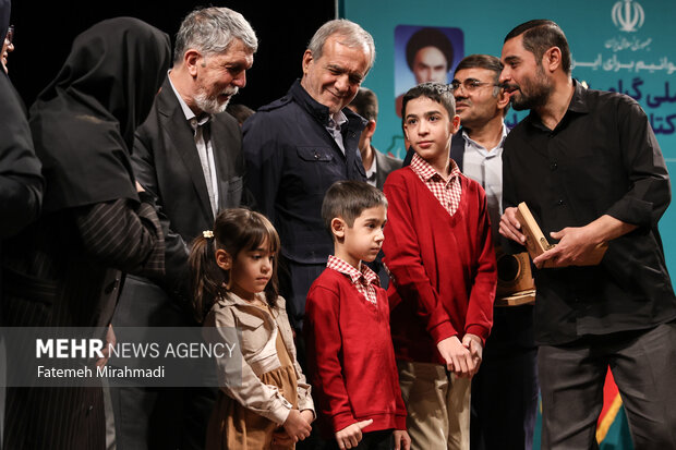 آیین گرامیداشت روز «کتاب، کتابخوانی و کتابدار»