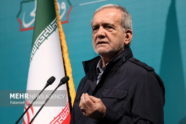 پزشکیان: کتاب و کتابخوانی گره از مشکلات میگشاید پزشکیان: کتاب و کتابخوانی گره از مشکلات میگشاید