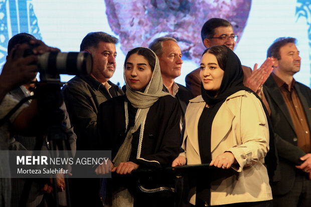 سی‌وهفتمین جشنواره تئاتر چهارمحال و بختیاری