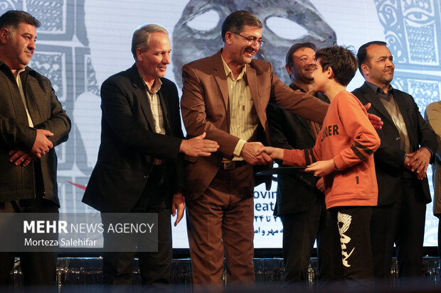 سی‌وهفتمین جشنواره تئاتر چهارمحال و بختیاری