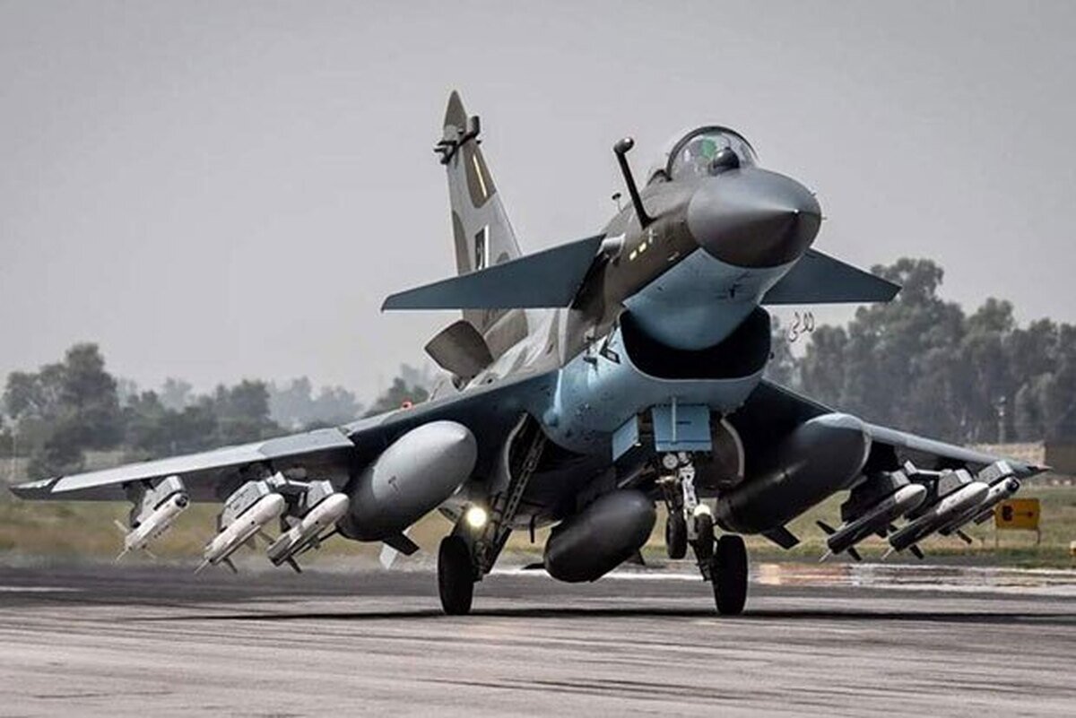 J،چين،جنگنده،هوايي،هوا،نظامي،ايران،C،حواشي،پاكستان،غرب،فني،ن ...