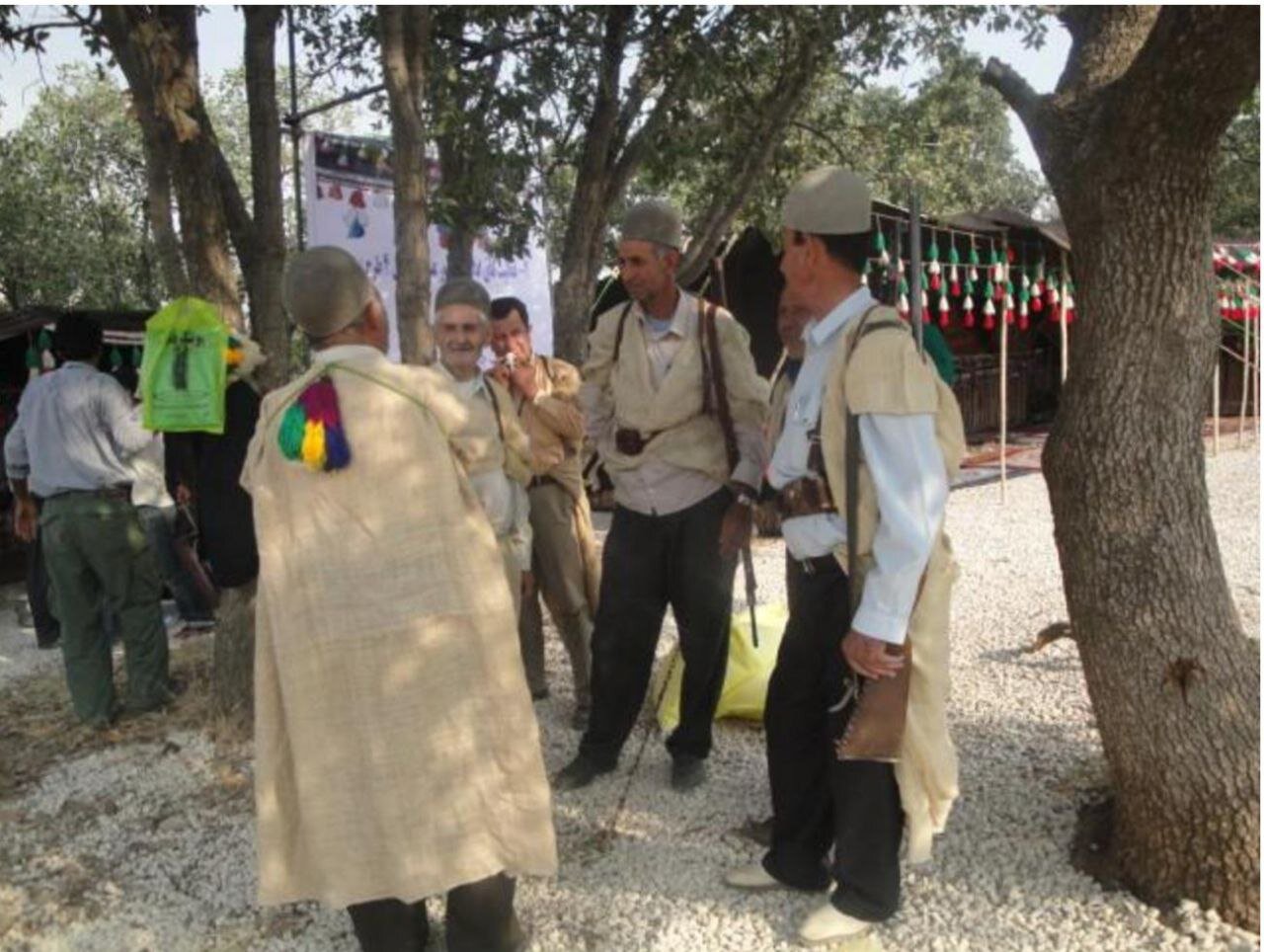 دامن پرچین، چوقای مردانه و حجابی که زاگرس به آن میبالد