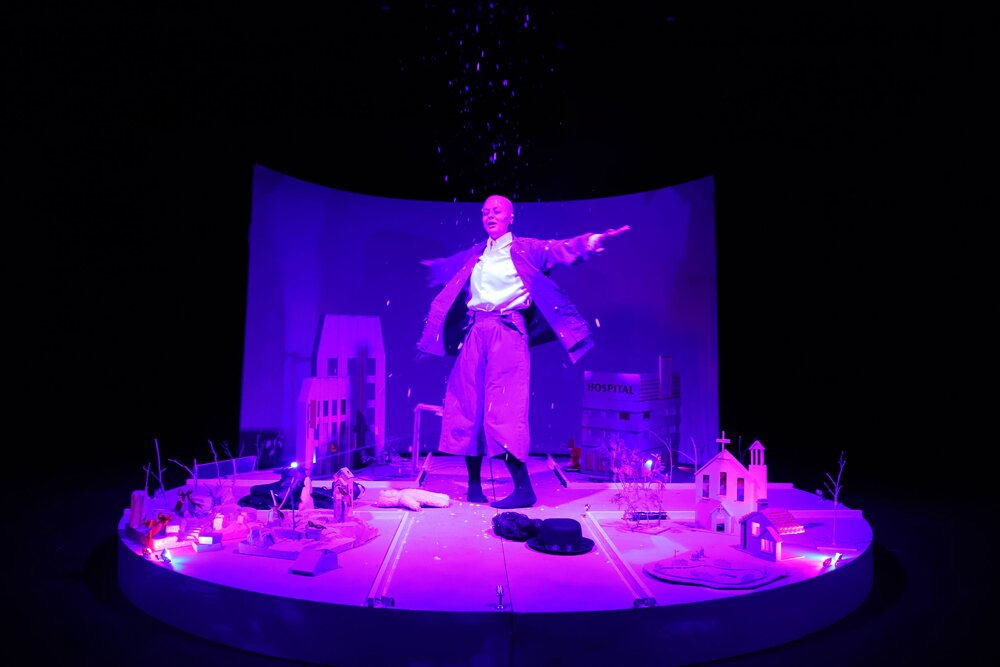 ادای دین به مادران سرزمینم؛ تئاتر هنرمندانه هزینه زیادی دارد