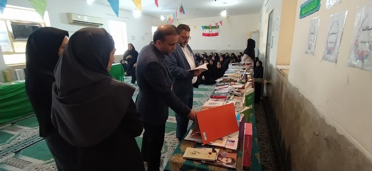 دانش‌آموزان گناوه‌ای با اهمیت کتابخوانی آشنا شدند