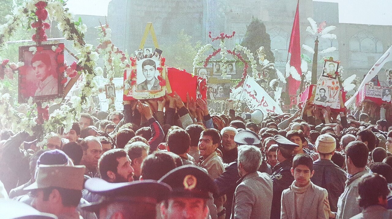 از نقش‌جهان تا میدان نبرد؛ اصفهان چگونه نماد ایثار شد؟