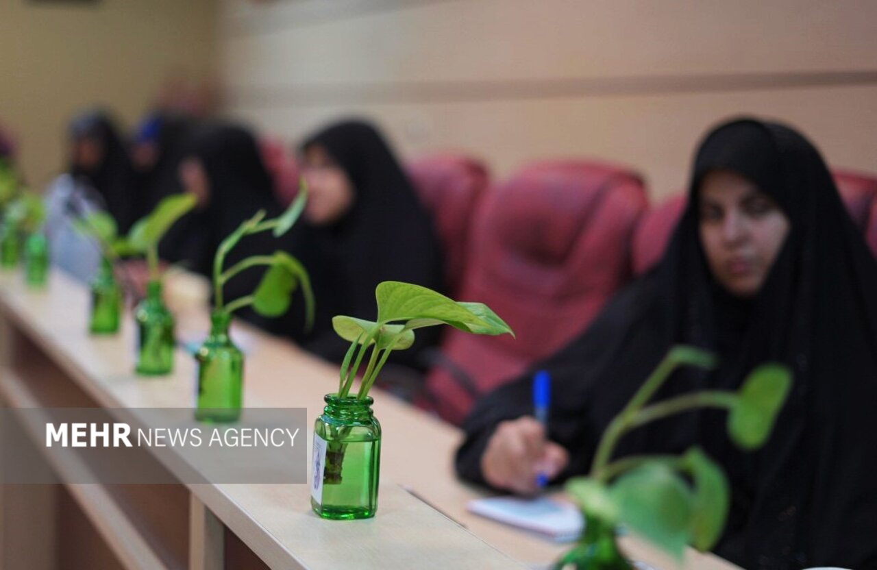 بانوان زاهدانی؛ طلایه داران تبیین و آگاهیبخشی