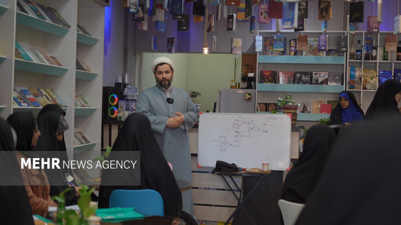 بانوان زاهدانی؛ طلایه داران تبیین و آگاهیبخشی