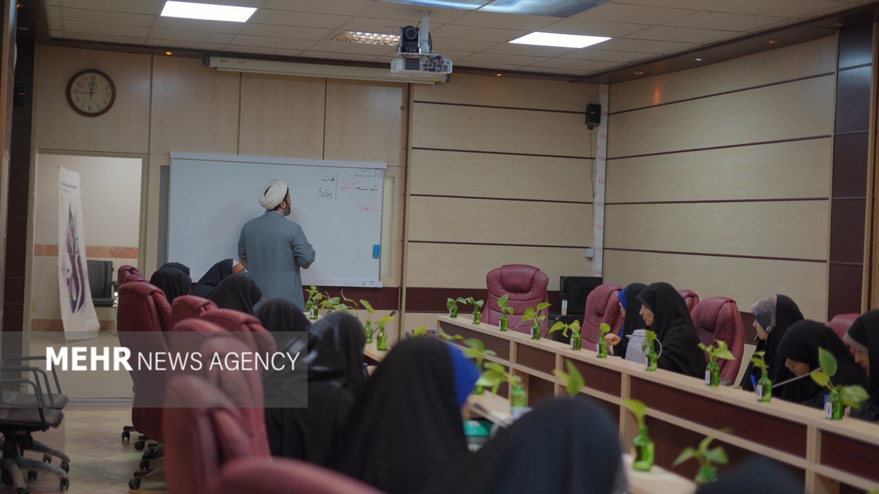 بانوان زاهدانی؛ طلایه داران تبیین و آگاهی‌بخشی