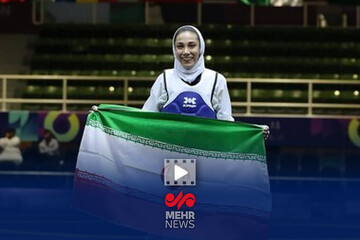 Altın madalya kazanan iranlı kadın sporcudan askeri selam(+video)
