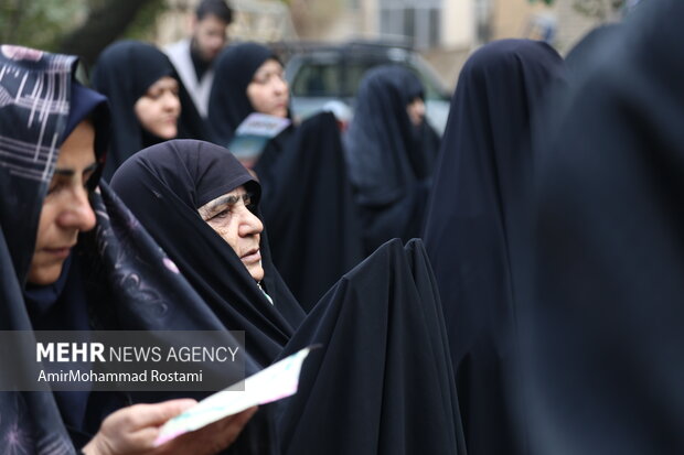 اقامه نماز استسقاء در ورامین به امامت آیت‌الله عباسی خراسانی