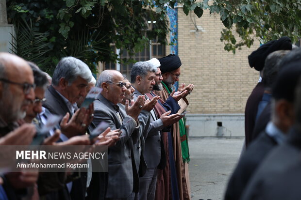 اقامه نماز استسقاء در ورامین به امامت آیت‌الله عباسی خراسانی