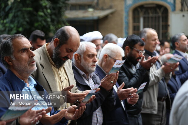 اقامه نماز استسقاء در ورامین به امامت آیت‌الله عباسی خراسانی
