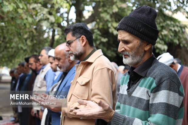 اقامه نماز استسقاء در ورامین به امامت آیت‌الله عباسی خراسانی