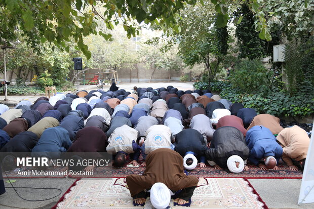 اقامه نماز استسقاء در ورامین به امامت آیت‌الله عباسی خراسانی