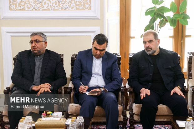 دیدار معاون سیاسی رئیس مجلس لبنان با محمدباقر قالیباف