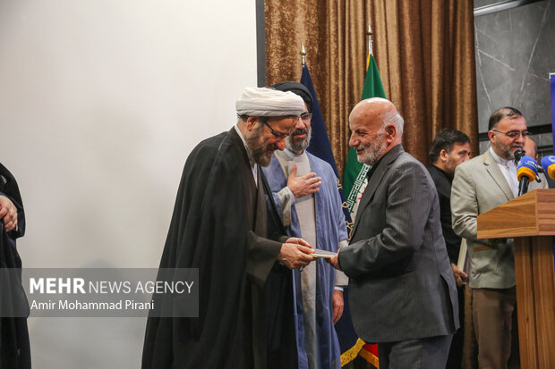 آیین رونمایی از مجموعه ۴۰ جلدی تجربه‌نگاری فرهنگی ـ تبلیغی