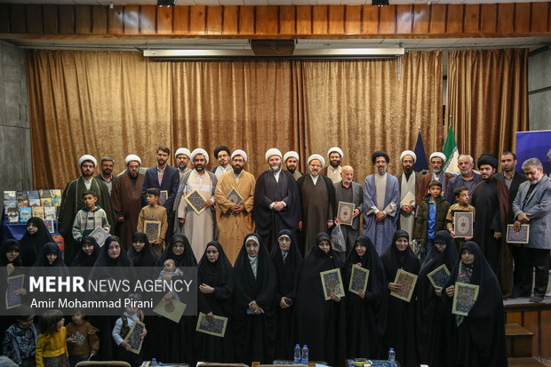 آیین رونمایی از مجموعه ۴۰ جلدی تجربه‌نگاری فرهنگی ـ تبلیغی