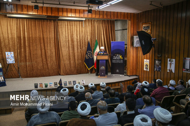 آیین رونمایی از مجموعه ۴۰ جلدی تجربه‌نگاری فرهنگی ـ تبلیغی