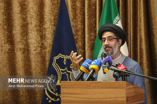 آیین رونمایی از مجموعه ۴۰ جلدی تجربه‌نگاری فرهنگی ـ تبلیغی