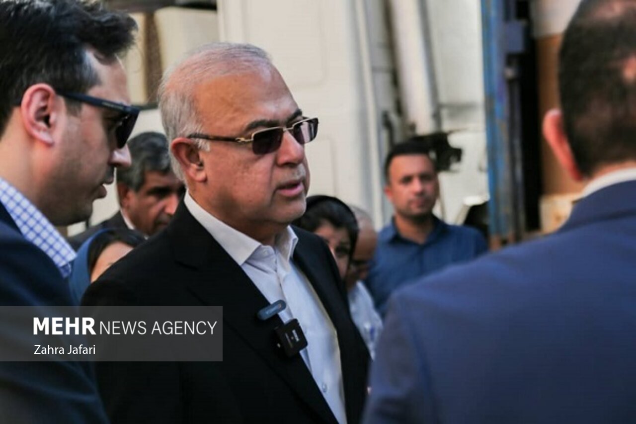 ورود استاندار هرمزگان به بشاگرد با استقبال مردم