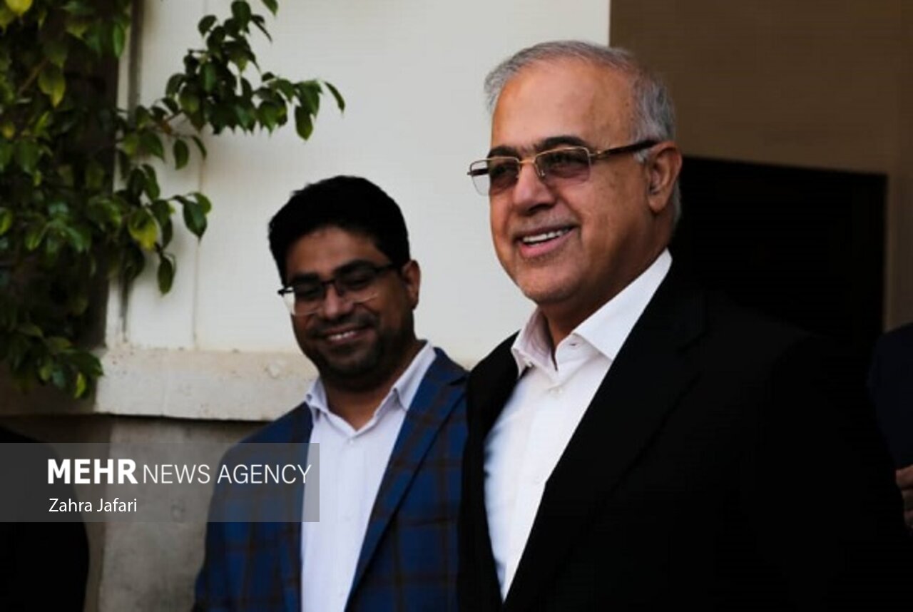 استاندار هرمزگان: پاسخگویی به مردم تکلیف مسئولان است