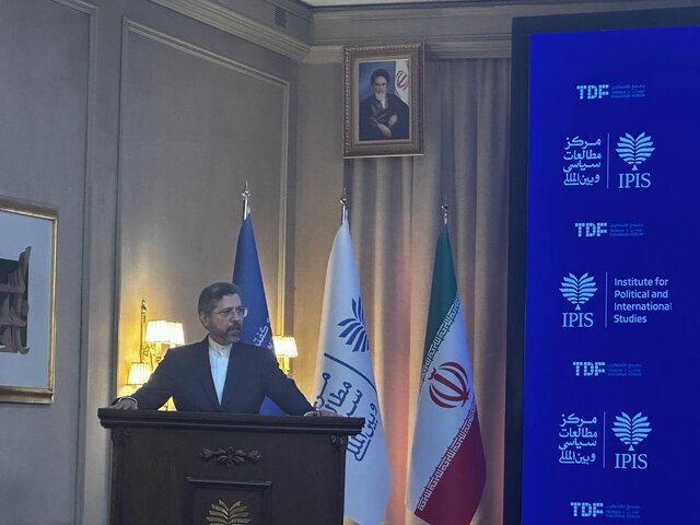 ئێران: دانوستان لەگەڵ ئەمریکا "دانوستانی چەکداری" دەبێت