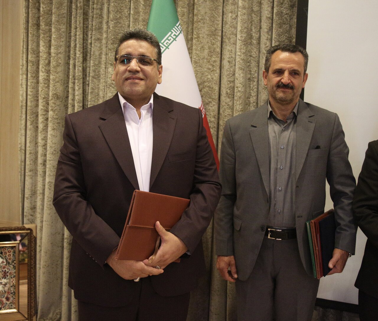 تکریم و معارفه مدیرکل ثبت اسناد و املاک چهارمحال و بختیاری