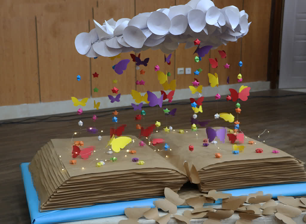 مهرواره «دنیای رنگی کتاب ها» در خمام برگزار شد مهرواره «دنیای رنگی کتاب ها» در خمام برگزار شد