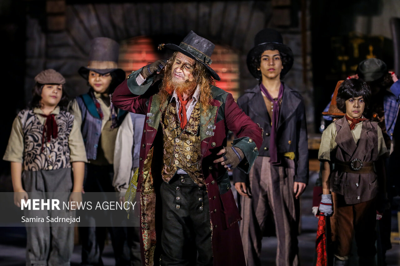 پارسايي،پرهام،اليور،انگليسي،نمايش،نقش