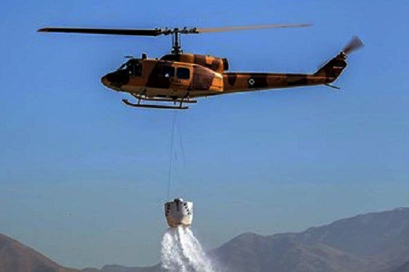 جنگل الیت همچنان می سوزد؛ اطفای آتش از زمین و هوا