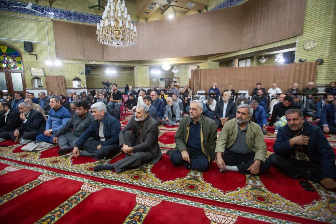 نشست جبهه انقلاب استان قزوین با نماینده تاکستان در مجلس