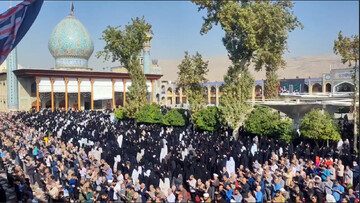 Şah Çerağ Türbesi'nde yağmur namazı