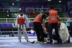 اصغری برای مدال برنز تکواندو مبارزه می کند