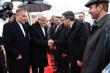 عارف لدى وصوله إلى موسكو: تعامل إيران مع منظمة شنغهاي مناسب وهي أفضل إطار لتعزيز التعاون