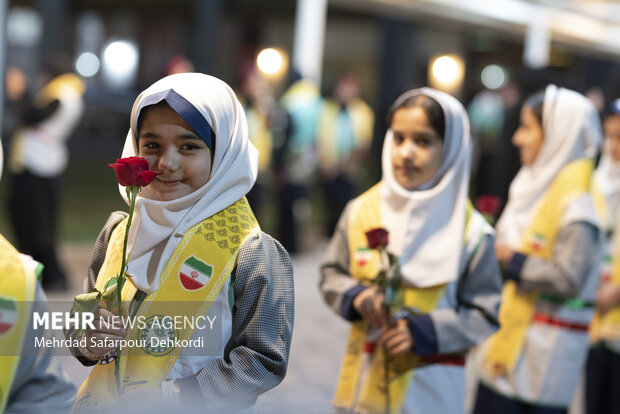 آیین استقبال از پیکر ۶ شهید گمنام دفاع مقدس در شهرکرد