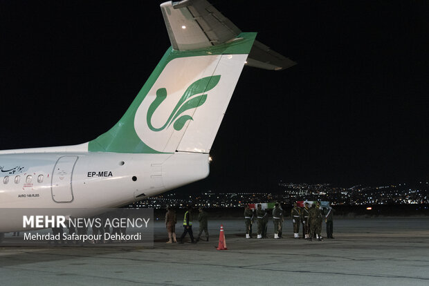 آیین استقبال از پیکر ۶ شهید گمنام دفاع مقدس در شهرکرد