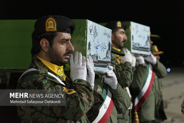 آیین استقبال از پیکر ۶ شهید گمنام دفاع مقدس در شهرکرد