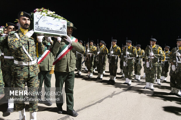 آیین استقبال از پیکر ۶ شهید گمنام دفاع مقدس در شهرکرد