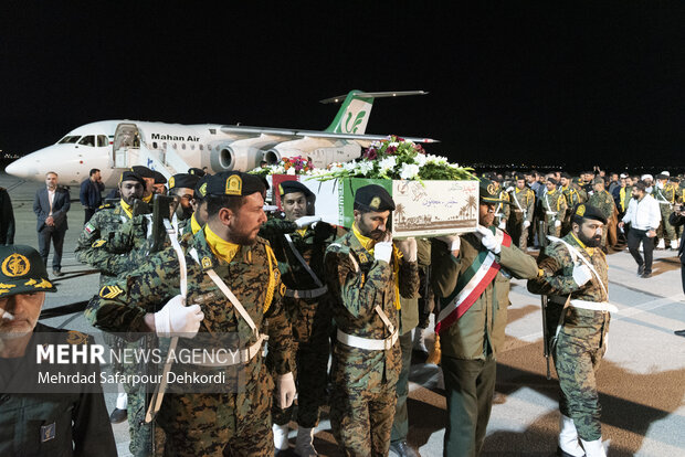 آیین استقبال از پیکر ۶ شهید گمنام دفاع مقدس در شهرکرد