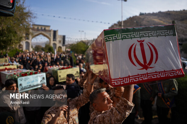 آئین استقبال از شهدای گمنام در شیراز