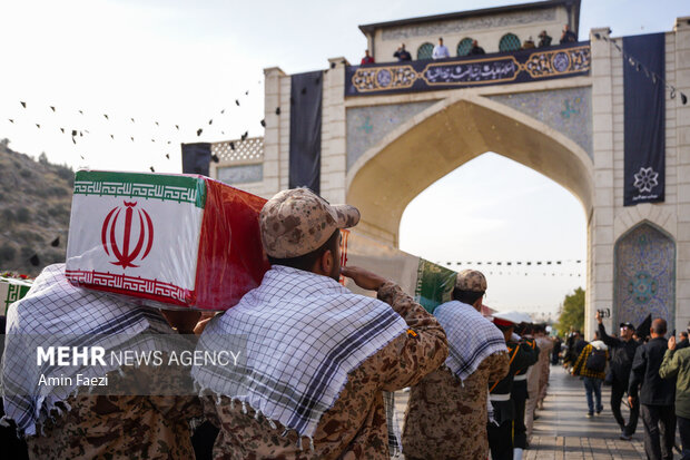 آئین استقبال از شهدای گمنام در شیراز