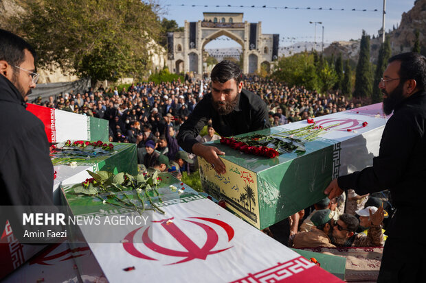 آئین استقبال از شهدای گمنام در شیراز