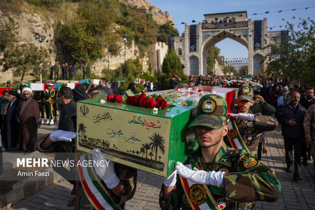 آئین استقبال از شهدای گمنام در شیراز