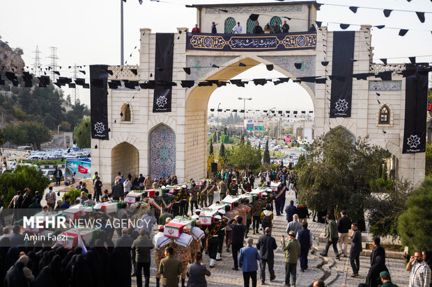 آئین استقبال از شهدای گمنام در شیراز