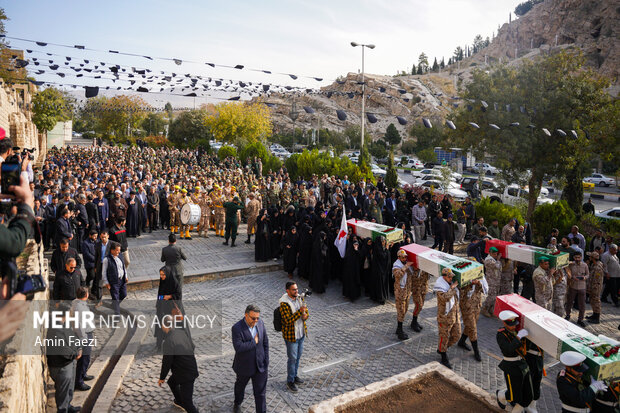 آئین استقبال از شهدای گمنام در شیراز