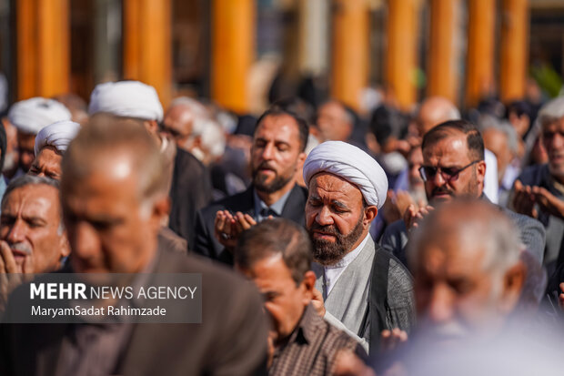 اقامه نماز باران در حرم شاهچراغ (ع)